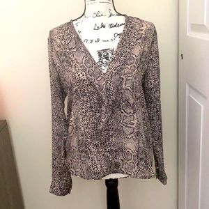 Guess Leopard V neck Blouse